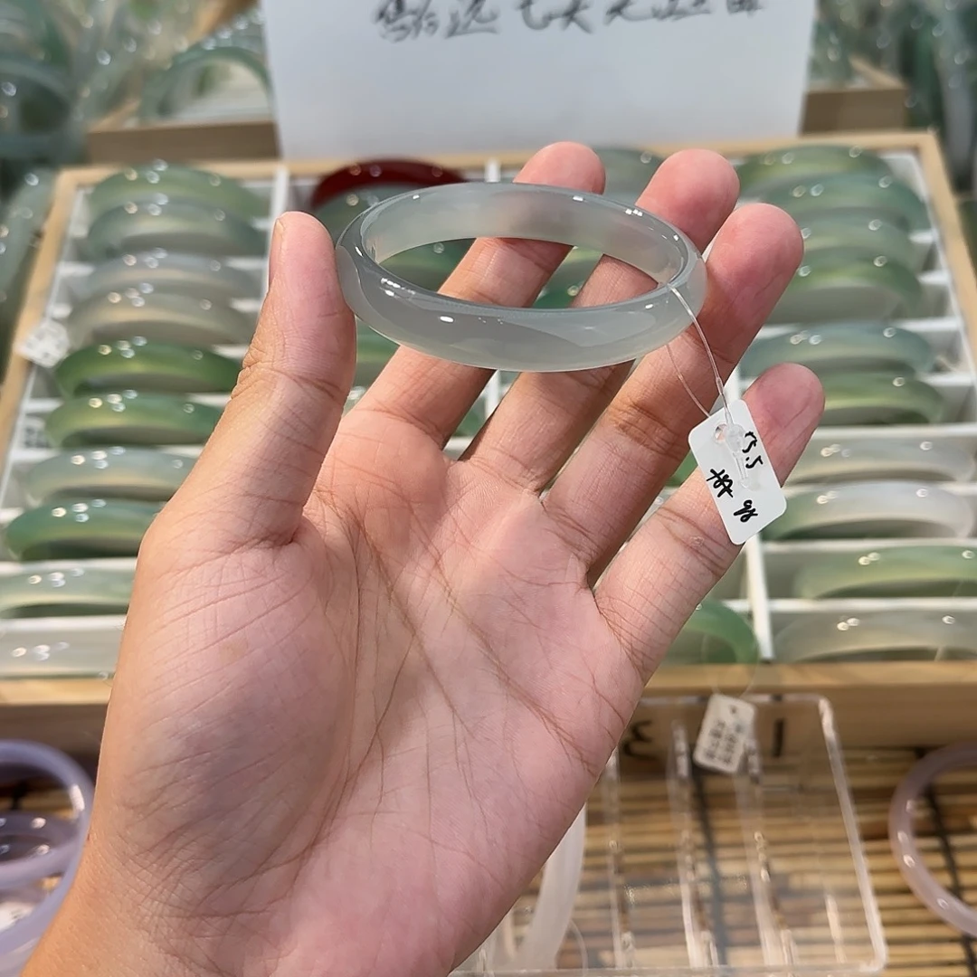 玛瑙/玉髓未镶嵌手镯圈口55.5