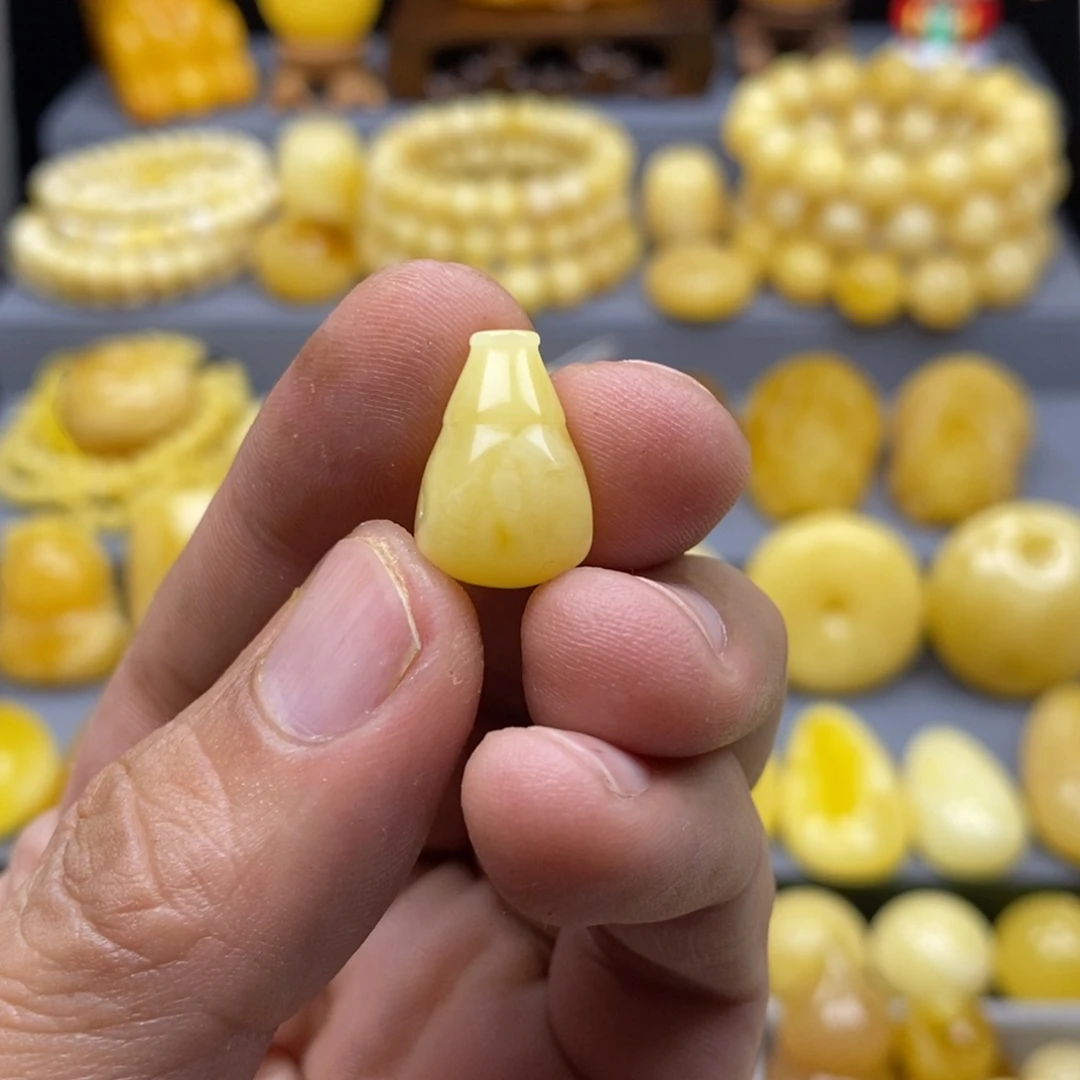 蜜蜡裸石未镶嵌俗*