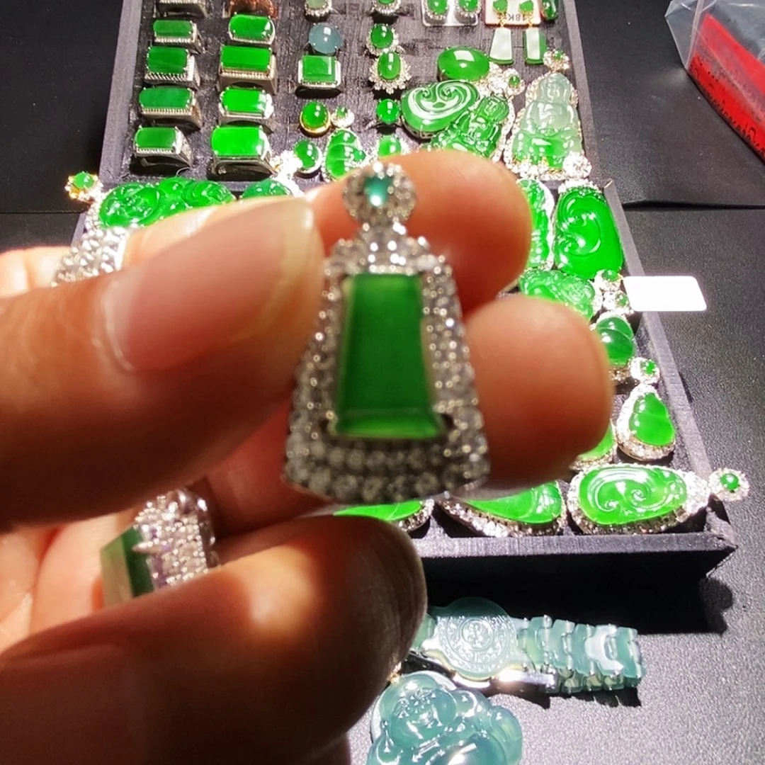 翡翠未镶嵌吊坠(赠链)A货翡翠10