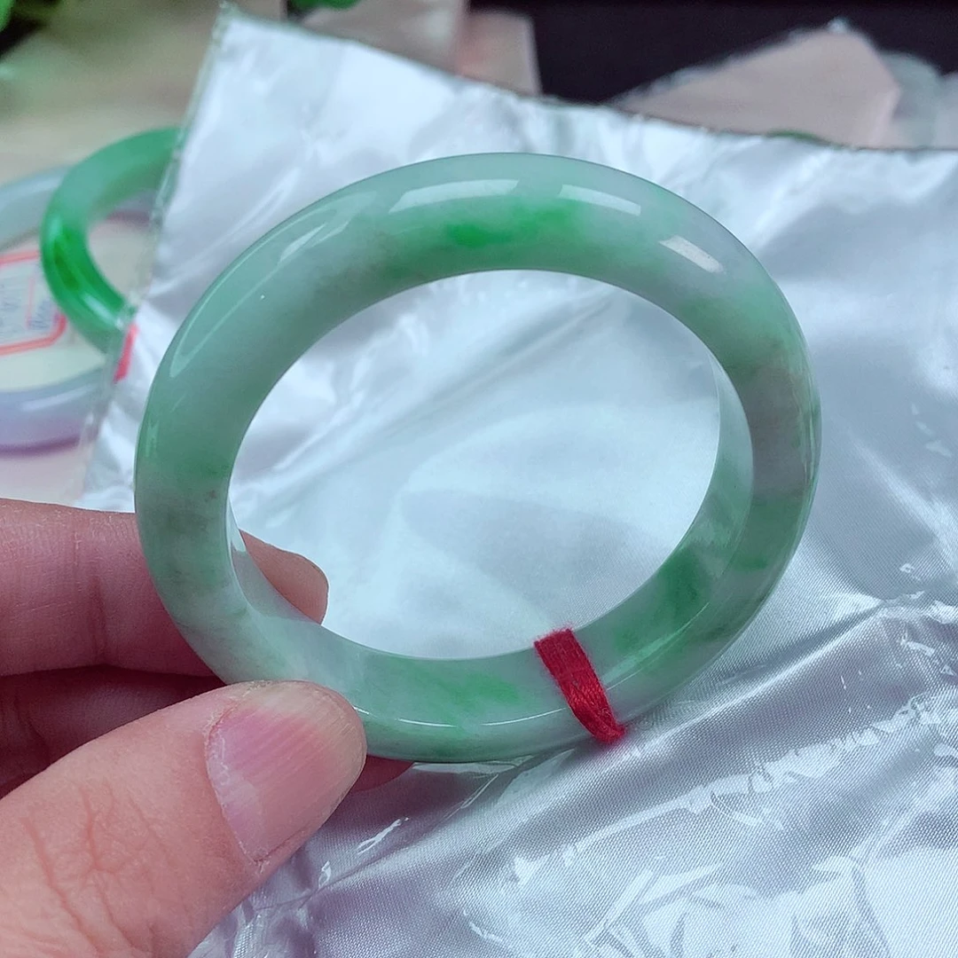 翡翠手镯未镶嵌圈口53/4