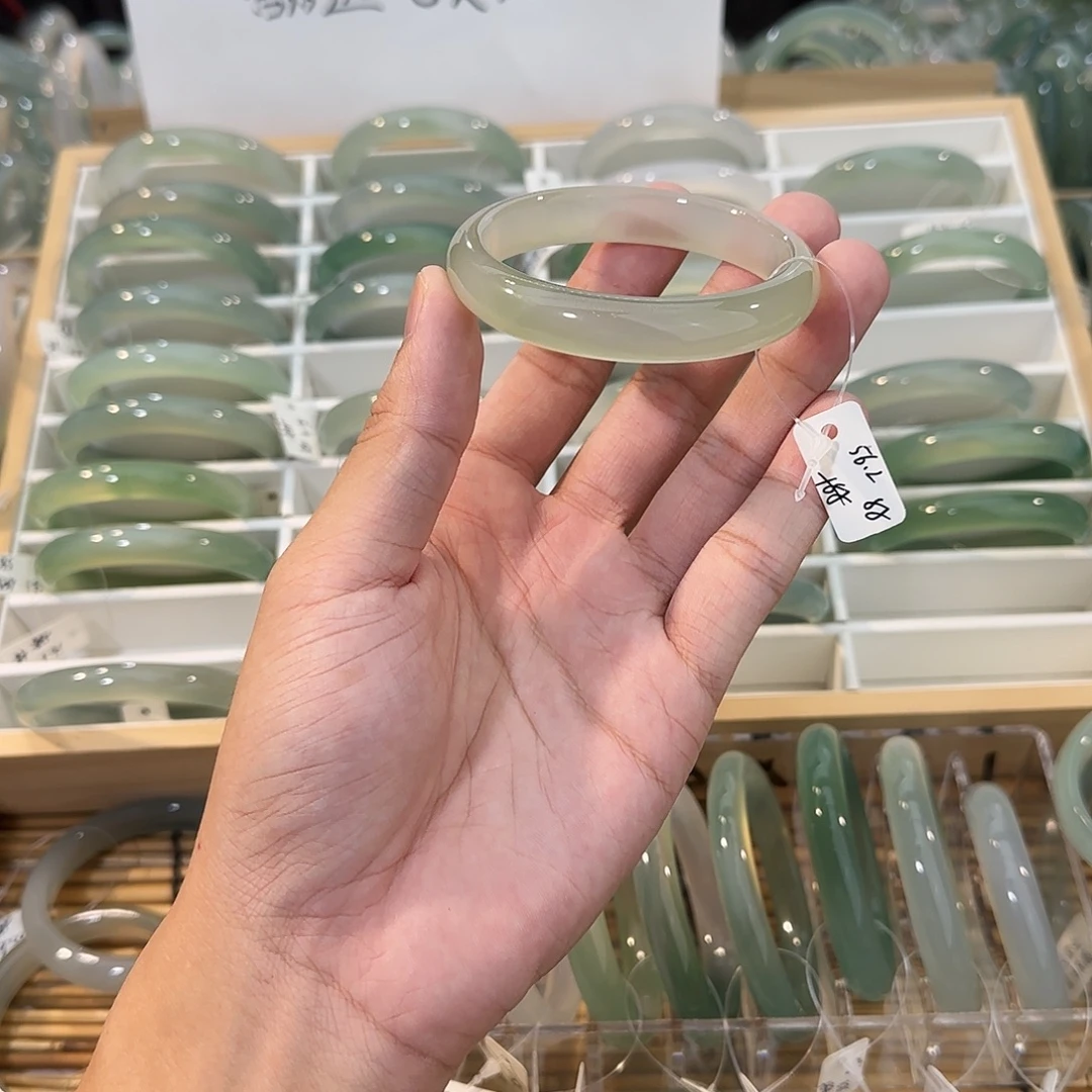 玛瑙/玉髓未镶嵌手镯圈口56.2