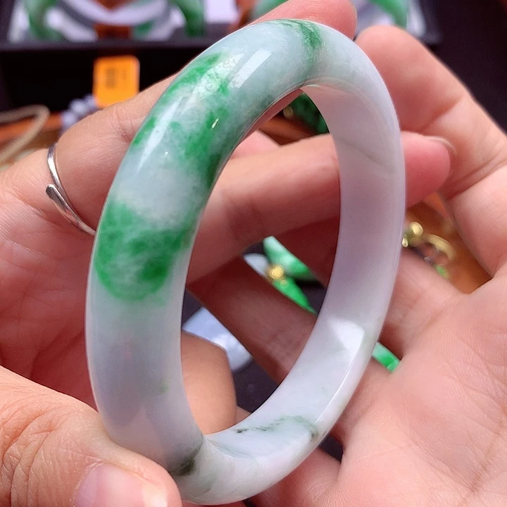 未镶嵌手镯翡翠翡翠
