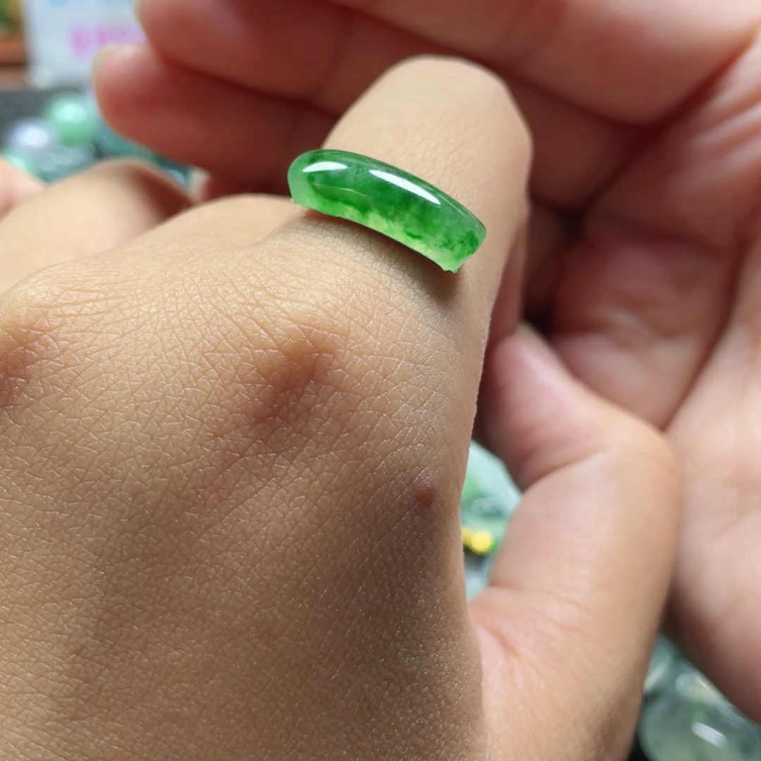 未镶嵌挂件翡翠大*子  翡翠