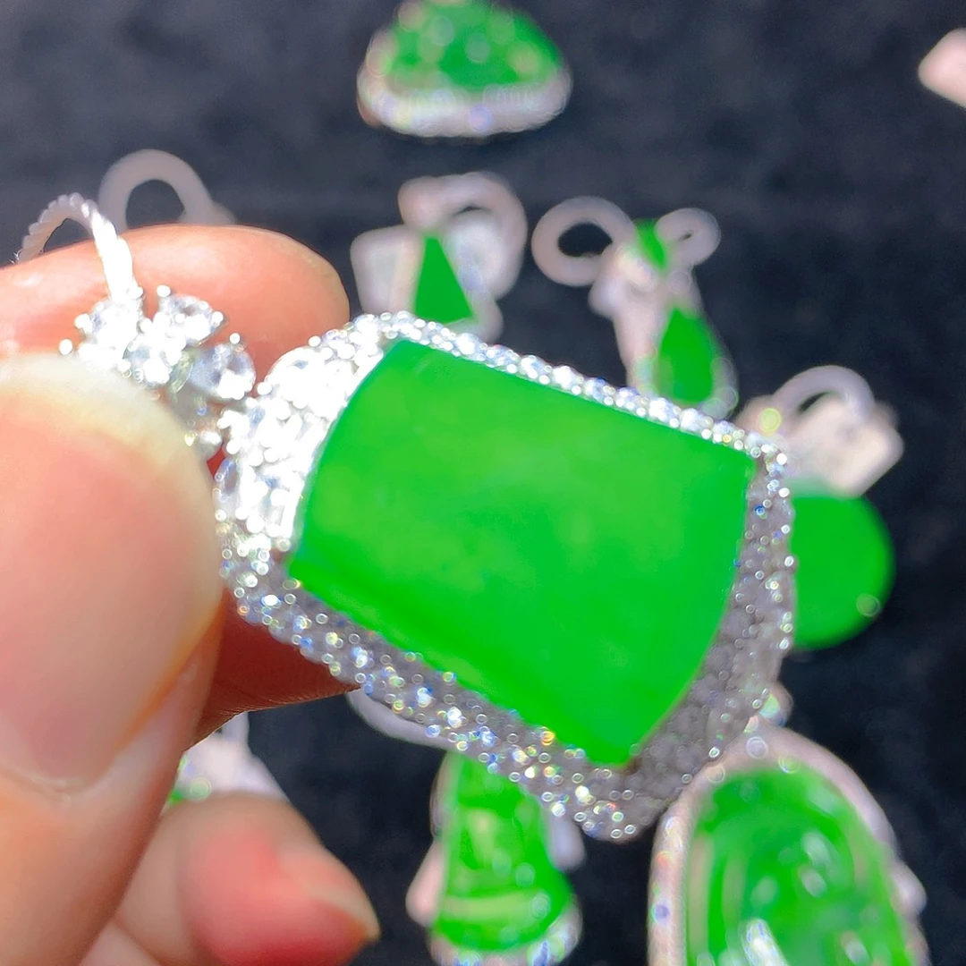 颈饰银S925镶嵌翡翠