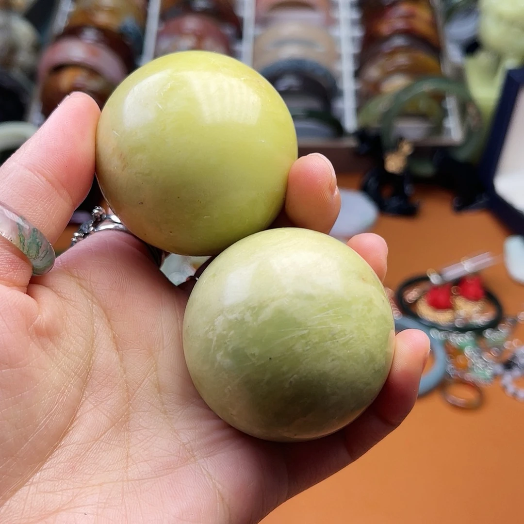 透闪石-蛇纹石玉颈饰未镶嵌