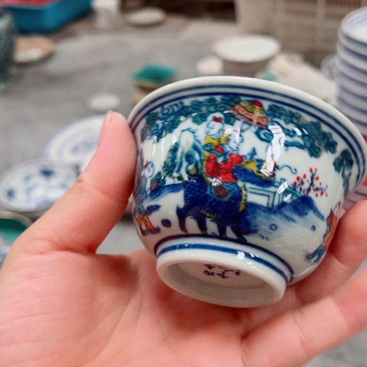 青花玲珑童子压手杯