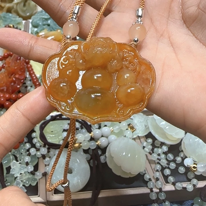 蛇纹石玉未镶嵌吊坠