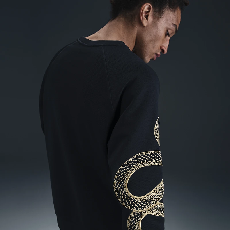 耐克Nike Kobe Year of the Mamba 蛇年 黑色圆领卫衣 HQ4698-010