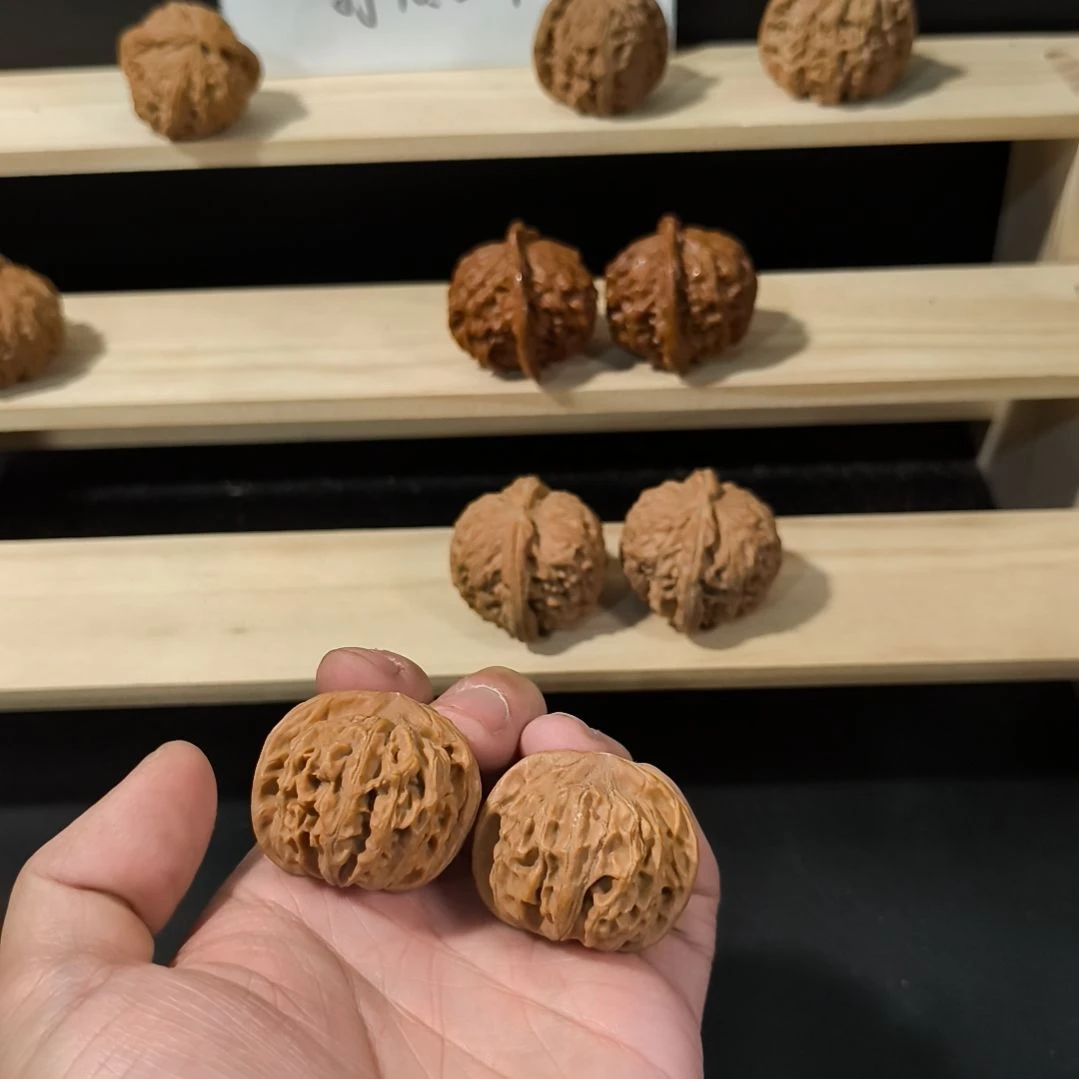 A***吉吊坠文玩核桃38天地