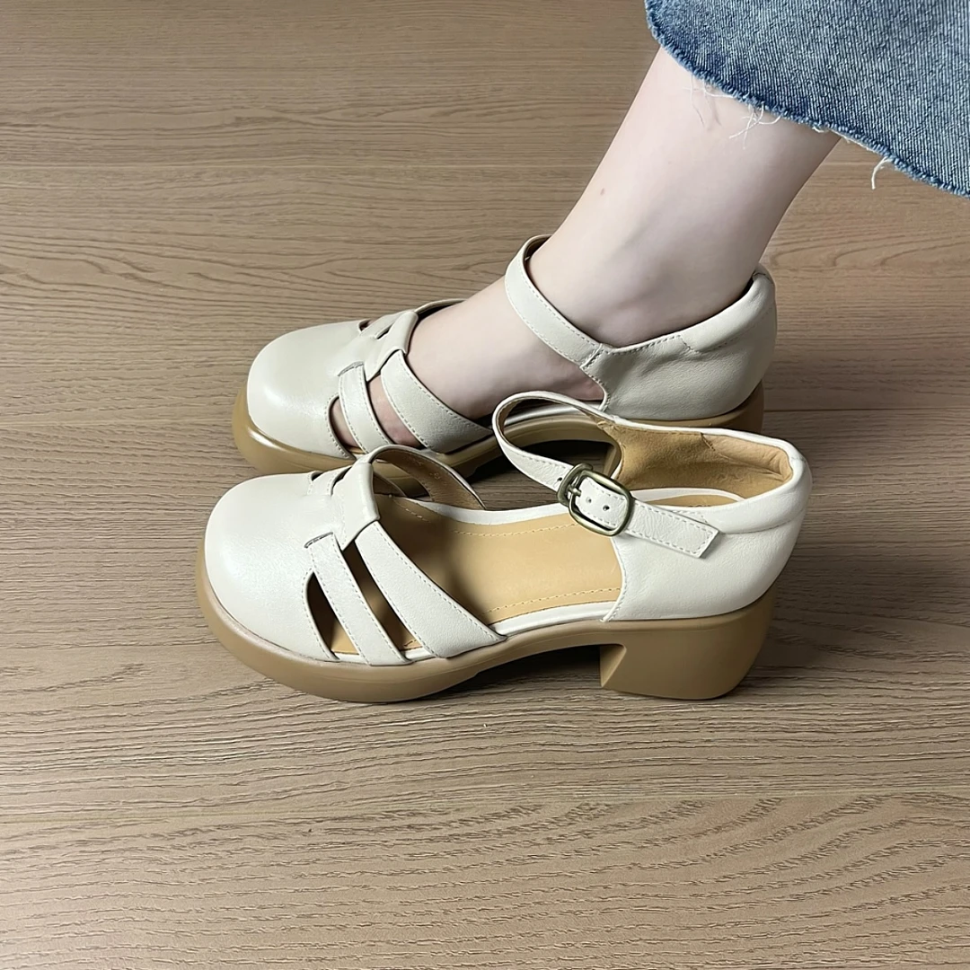 新款6cm粗跟浅口时尚真皮复古包头凉鞋女圆头镂空一字式扣带凉鞋