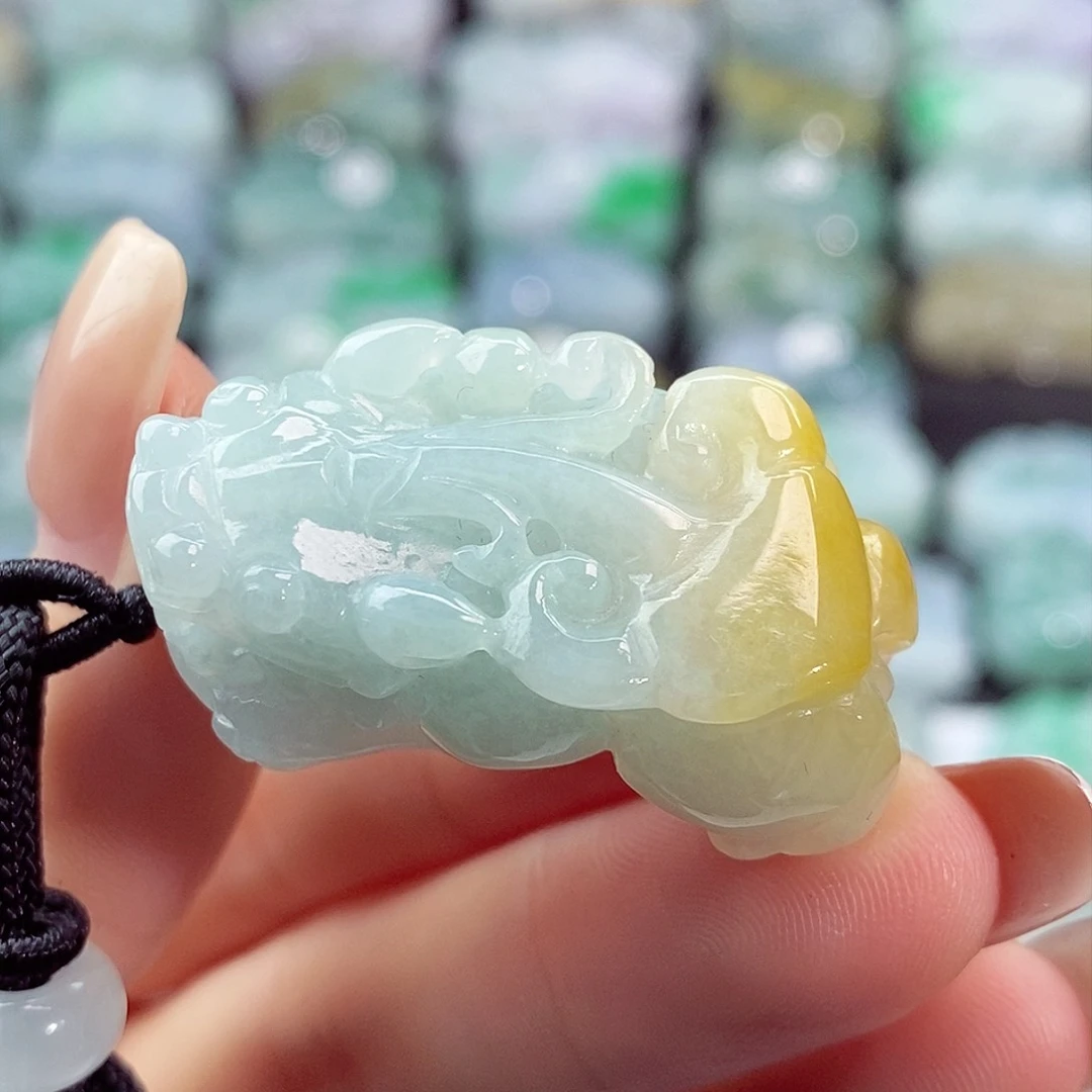 颈饰未镶嵌翡翠天然
