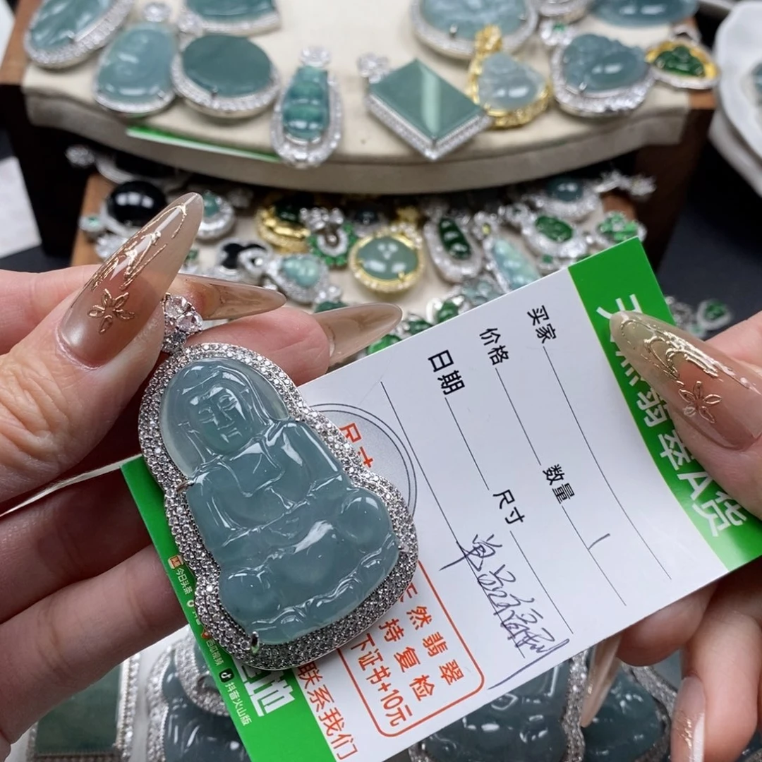 翡翠颈饰未镶嵌只**凡翡翠