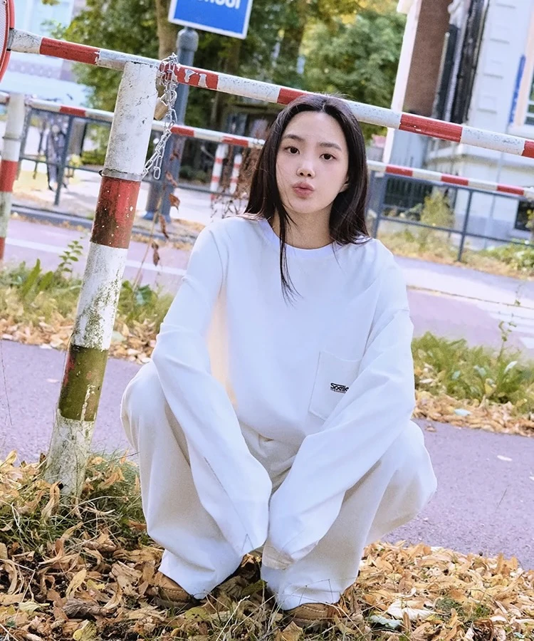SP春款白色口袋长卫衣