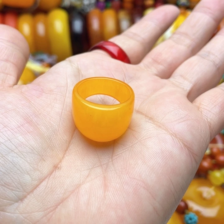 树脂制品1号黄色指环