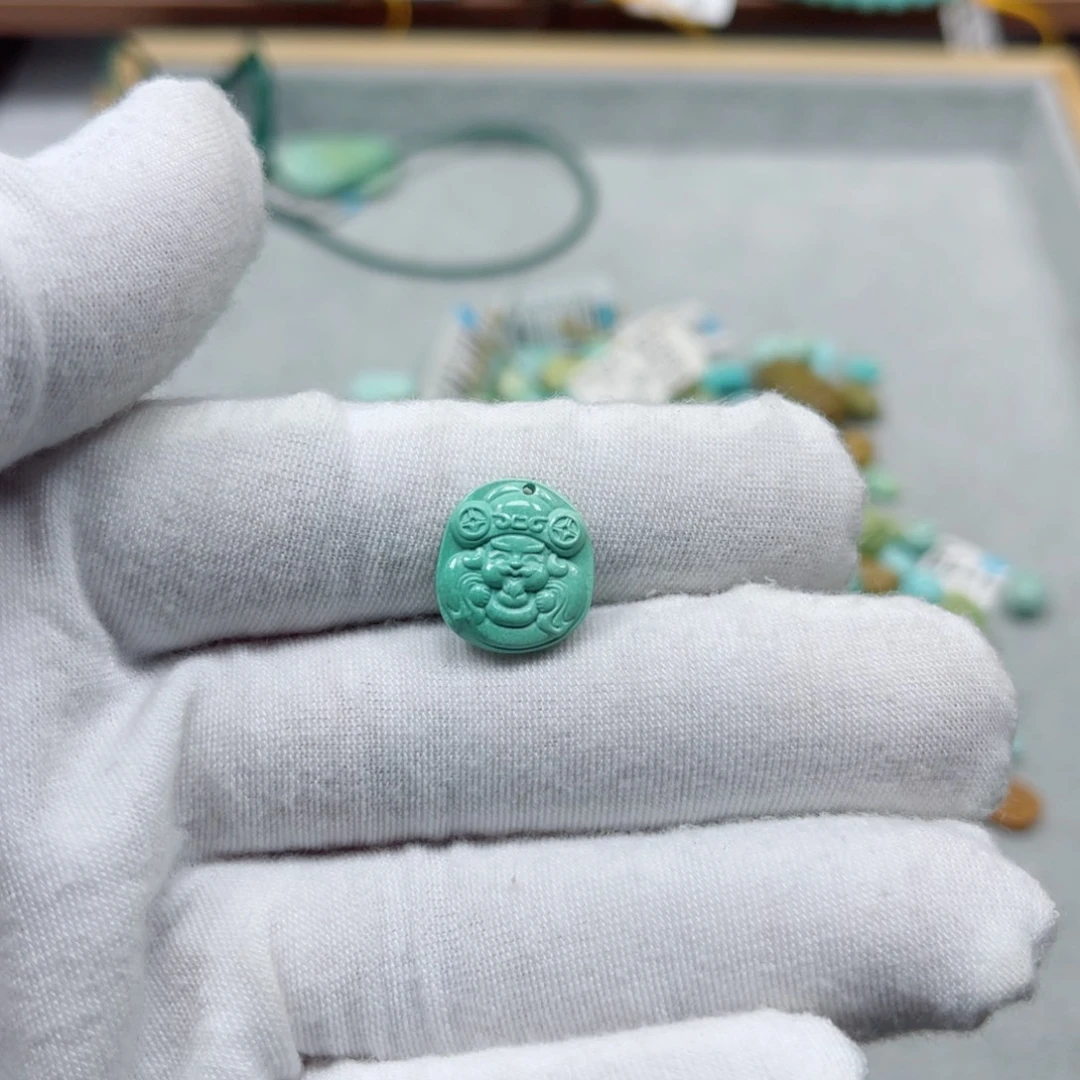 绿松石未镶嵌挂件