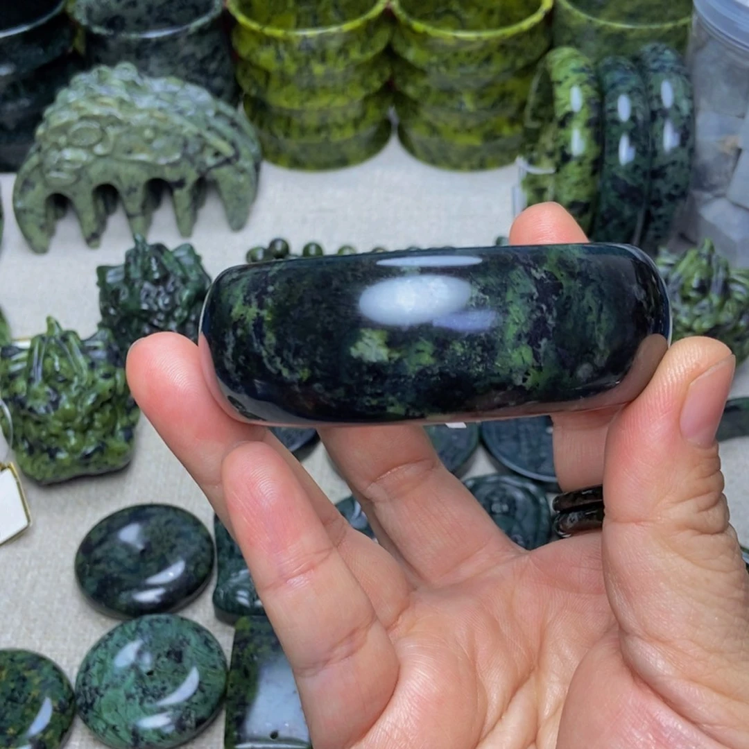 蛇纹石玉手镯未镶嵌笑*