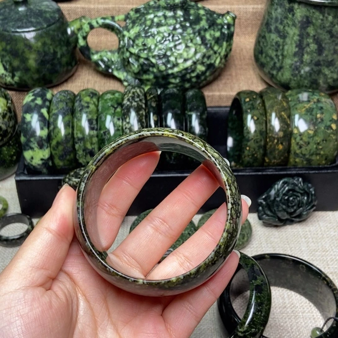 蛇纹石玉手镯未镶嵌家*