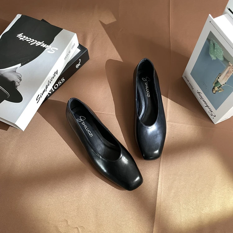 【艾思】2.5cm2025软底软面气质百搭复古纯色粗跟浅口方头单鞋女218