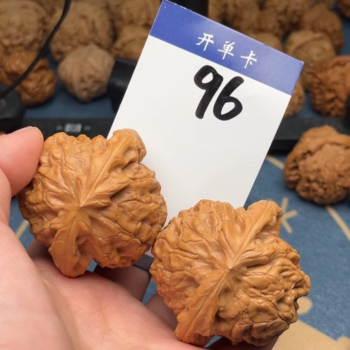 文玩核桃吊坠龙鼎 52精修 96