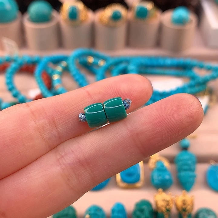 绿松石配饰未镶嵌自*渡