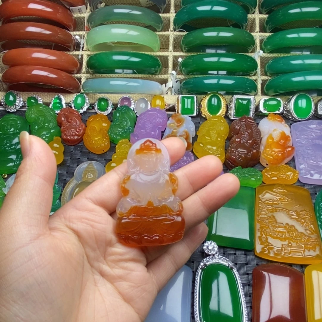 玛瑙/玉髓颈饰未镶嵌