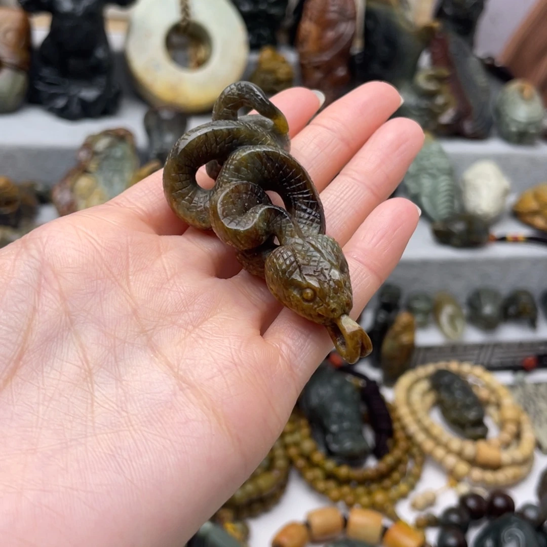 岫岩河磨玉（透闪石质玉）未镶嵌把件