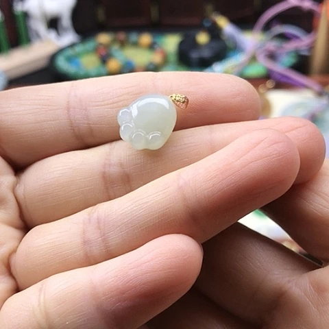 翡翠吊坠(赠链)18K金镶嵌小猫爪