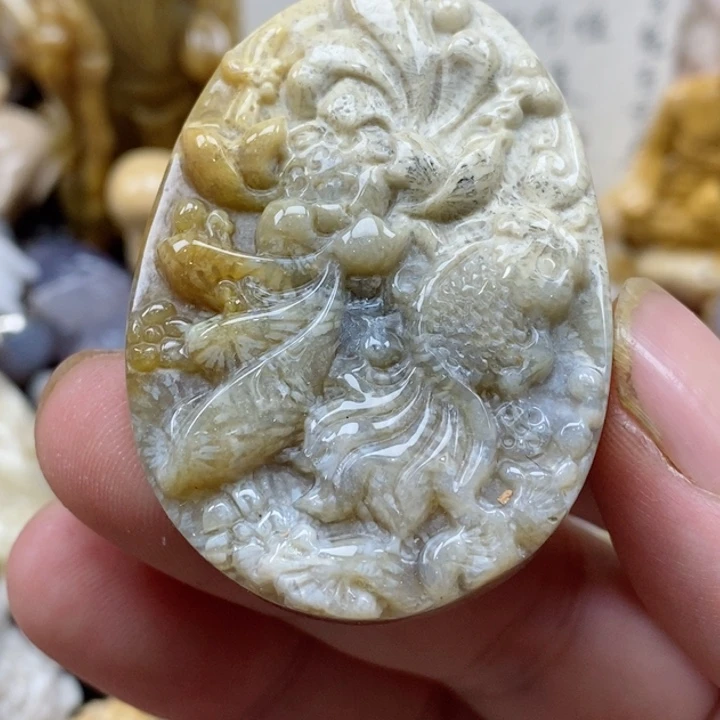 颈饰未镶嵌硅化珊瑚（珊瑚玉）