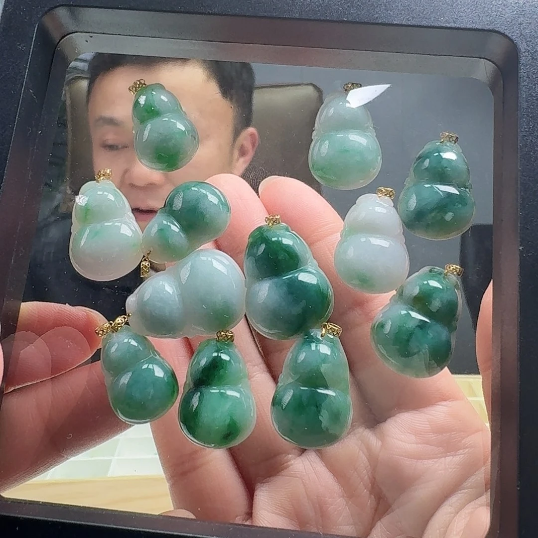 翡翠吊坠(不含链)18K金镶嵌多样性发货其一