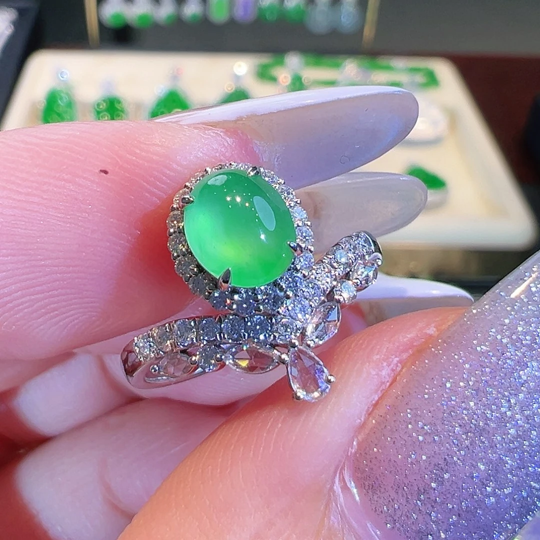 翡翠戒指18K金镶嵌翡翠