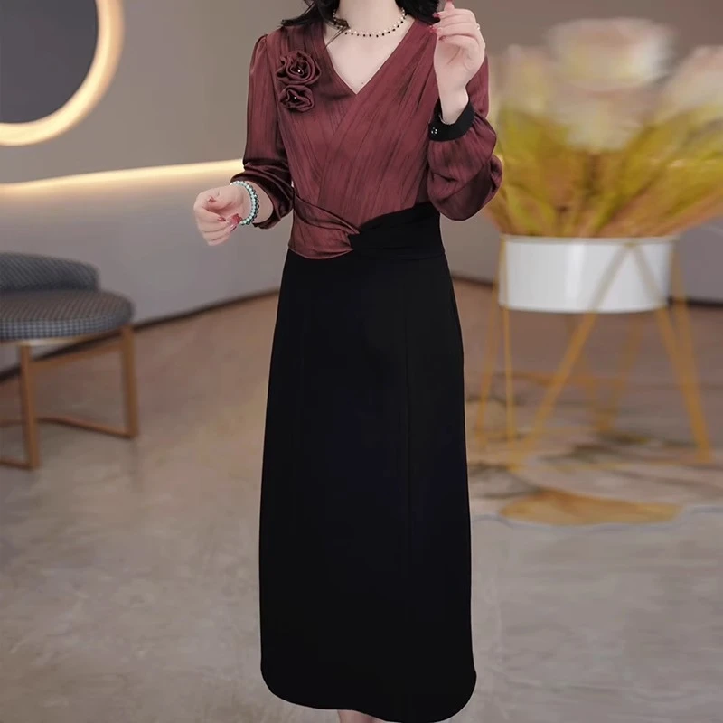 2025春季新款洋气妈妈装中长款V领连衣裙中年女时尚减龄显瘦裙子