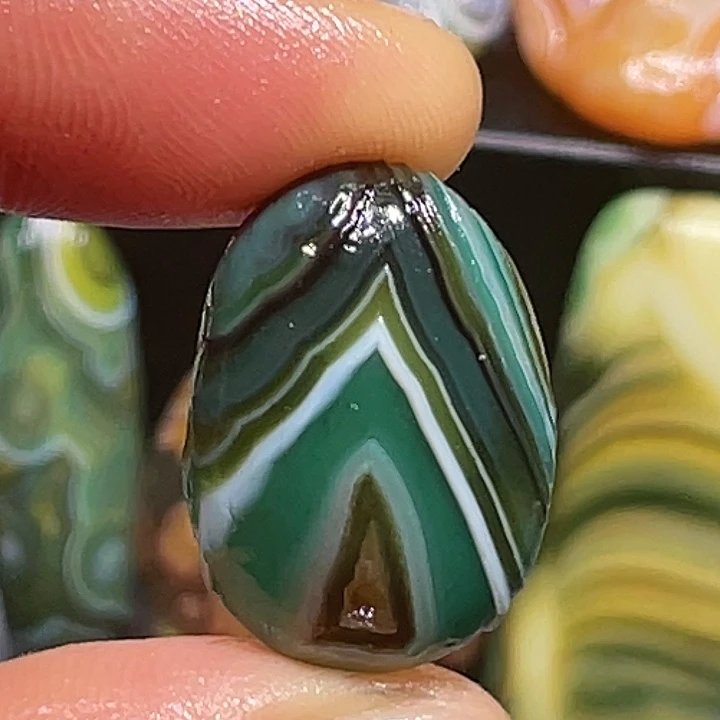 玛瑙/玉髓未镶嵌珠宝奇石