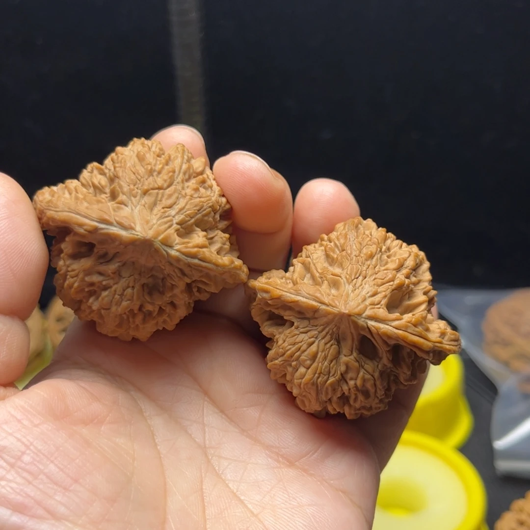 文玩核桃吊坠S****y满天星