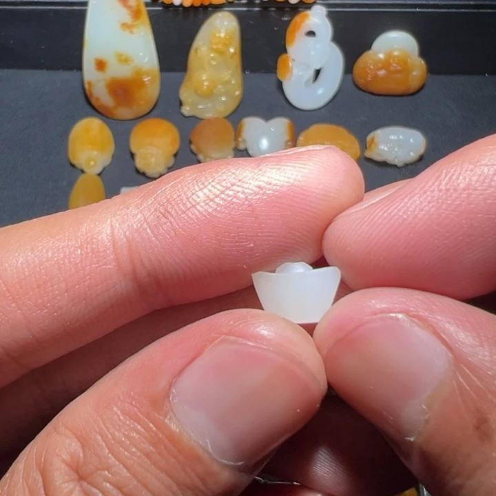 奔***海和田玉未镶嵌颈饰