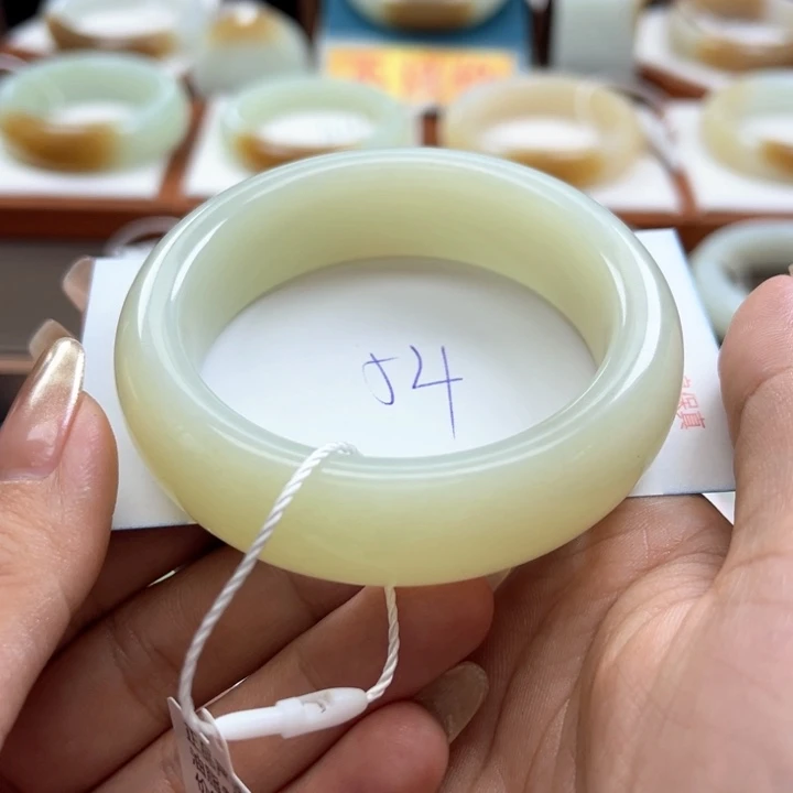 未镶嵌手镯和田玉珠**润