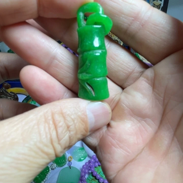 吊坠滴血莲花菩提