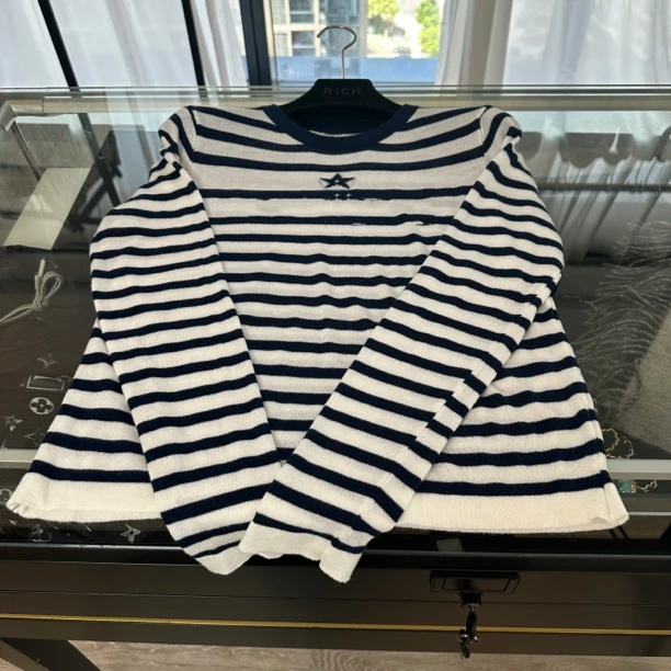 条纹字母针织上衣(星星字母)