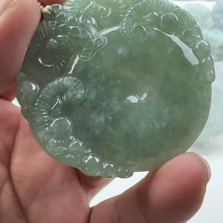 翡翠未镶嵌颈饰天然缅甸A货翡翠