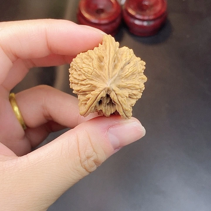 云***客文玩核桃吊坠瑕疵单只不退不换