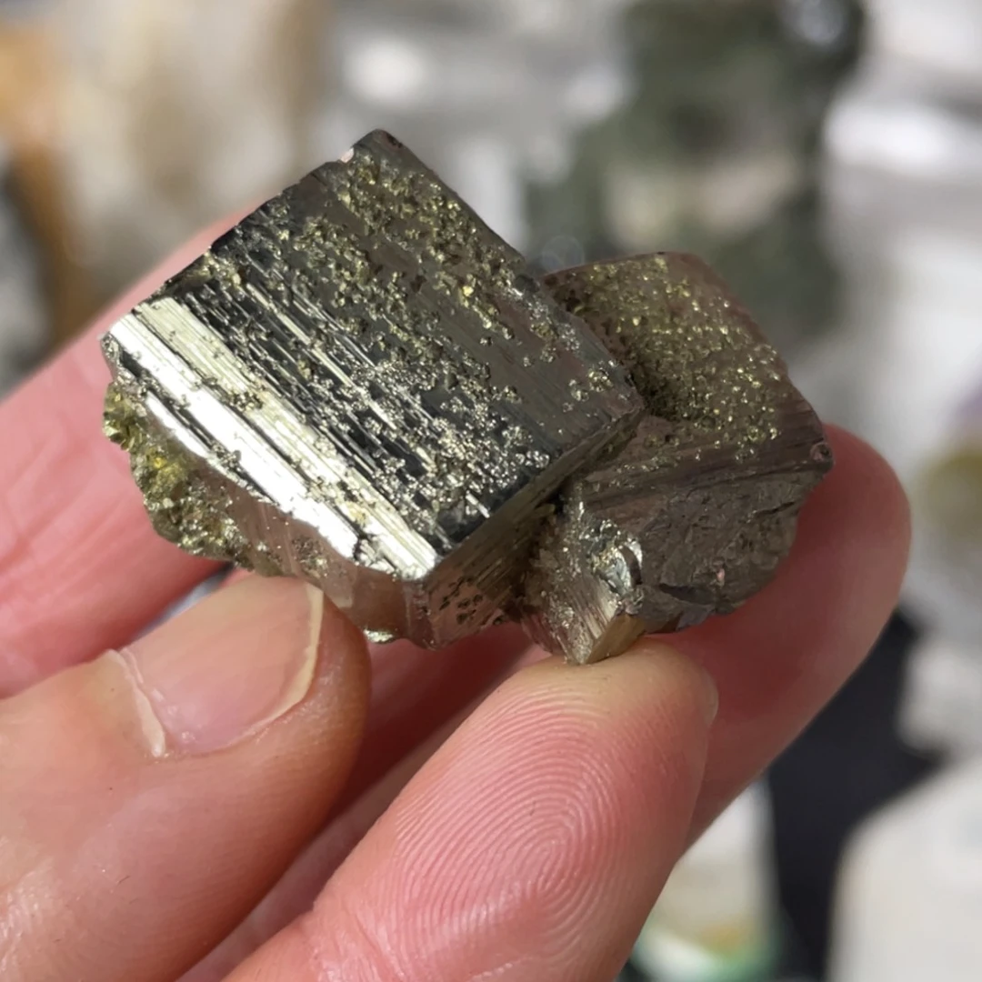 秘鲁黄铁矿未镶嵌水晶