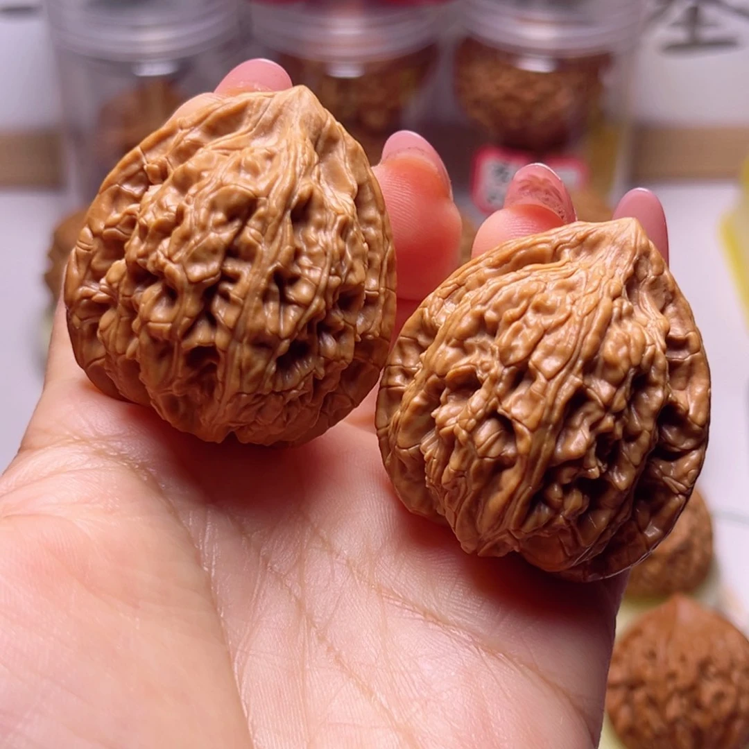 文玩核桃吊坠平谷虎头王