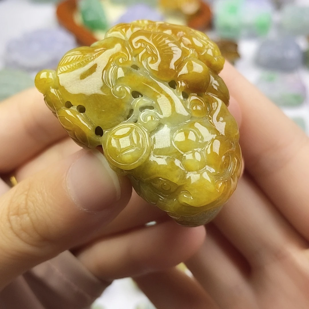 颈饰未镶嵌翡翠貔貅