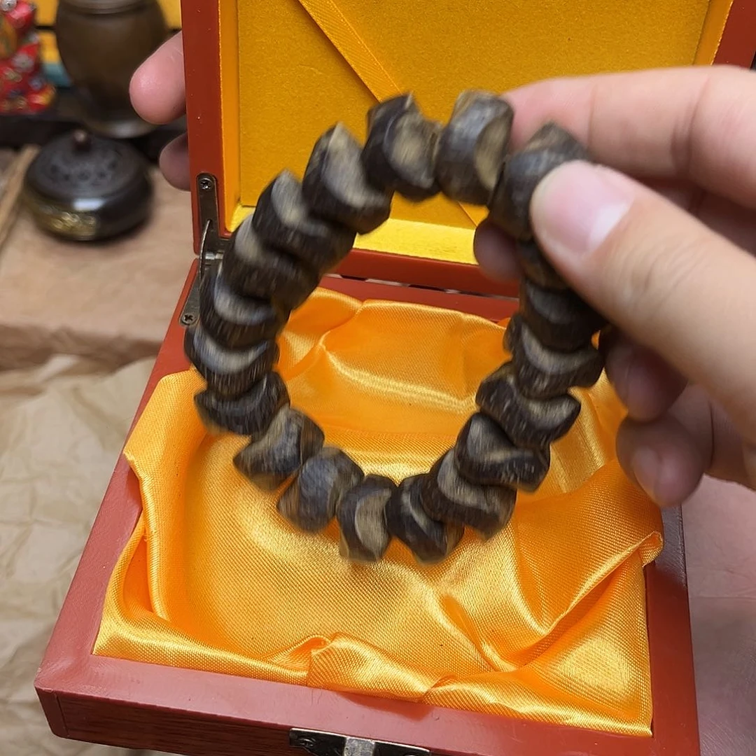 大叶紫檀（黑酸枝木类）