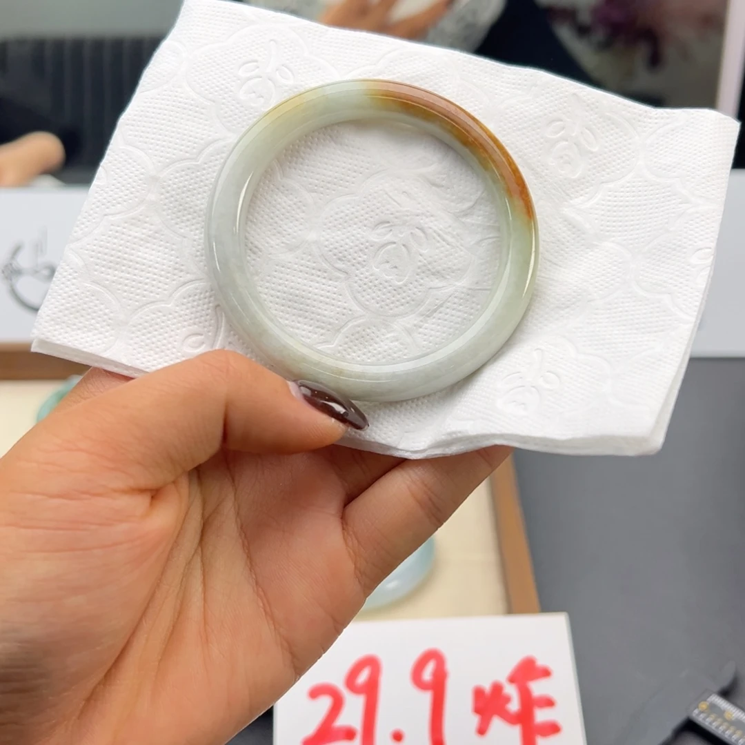 翡翠未镶嵌手镯55圈有纹裂翡翠