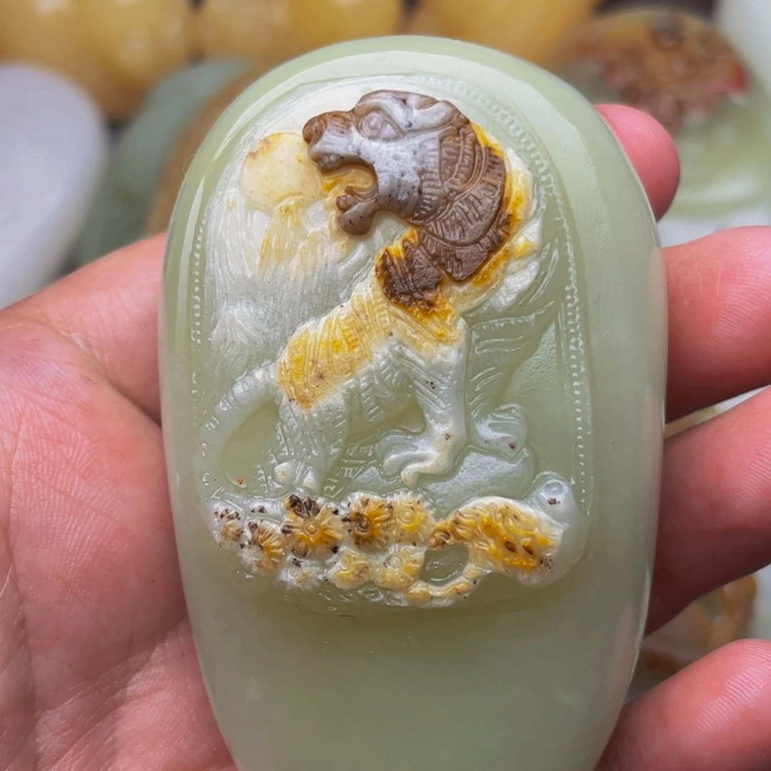 石材方解石手把件虎