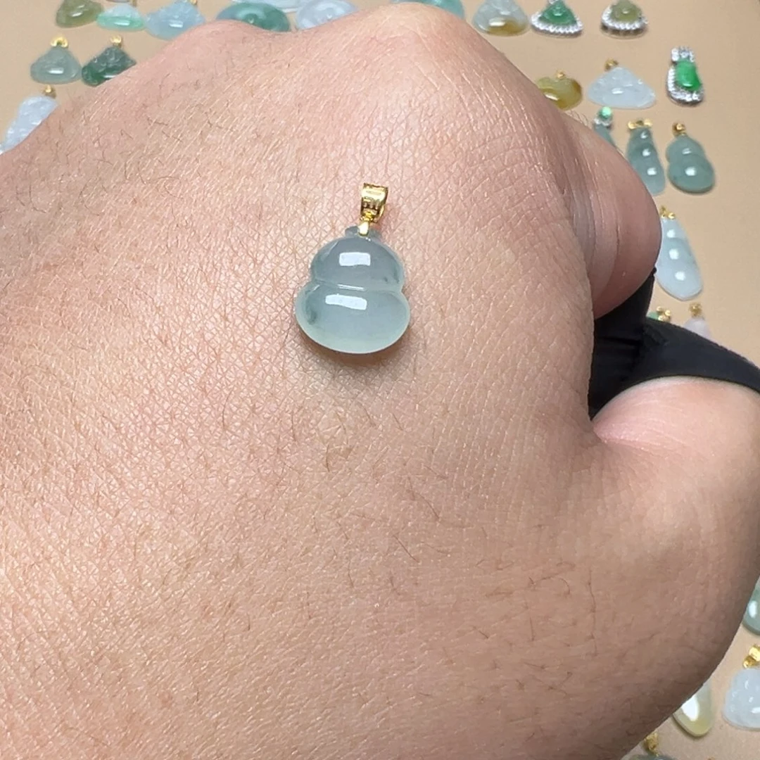 翡翠颈饰18K金镶嵌葫芦