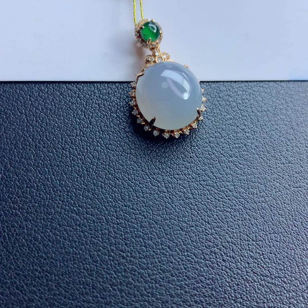 翡翠颈饰未镶嵌旦面