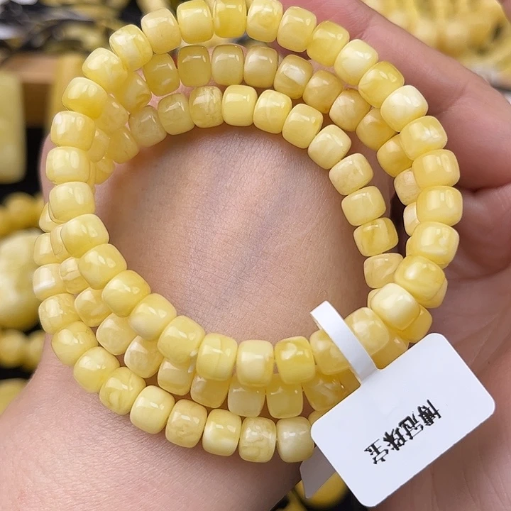 琥珀未镶嵌颈饰琥珀，多样性发其一