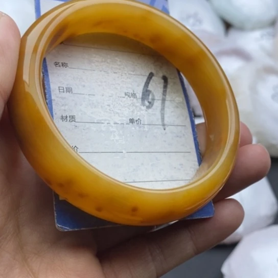 石英质玉未镶嵌手镯