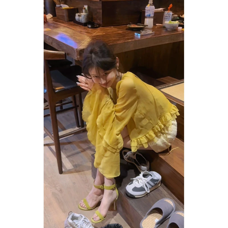 2025年夏季新款朦胧氛围美轻量感垂坠荷叶边斜裁薄纱衬衫高腰半裙